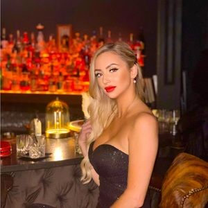 Meet your Posher, Nora